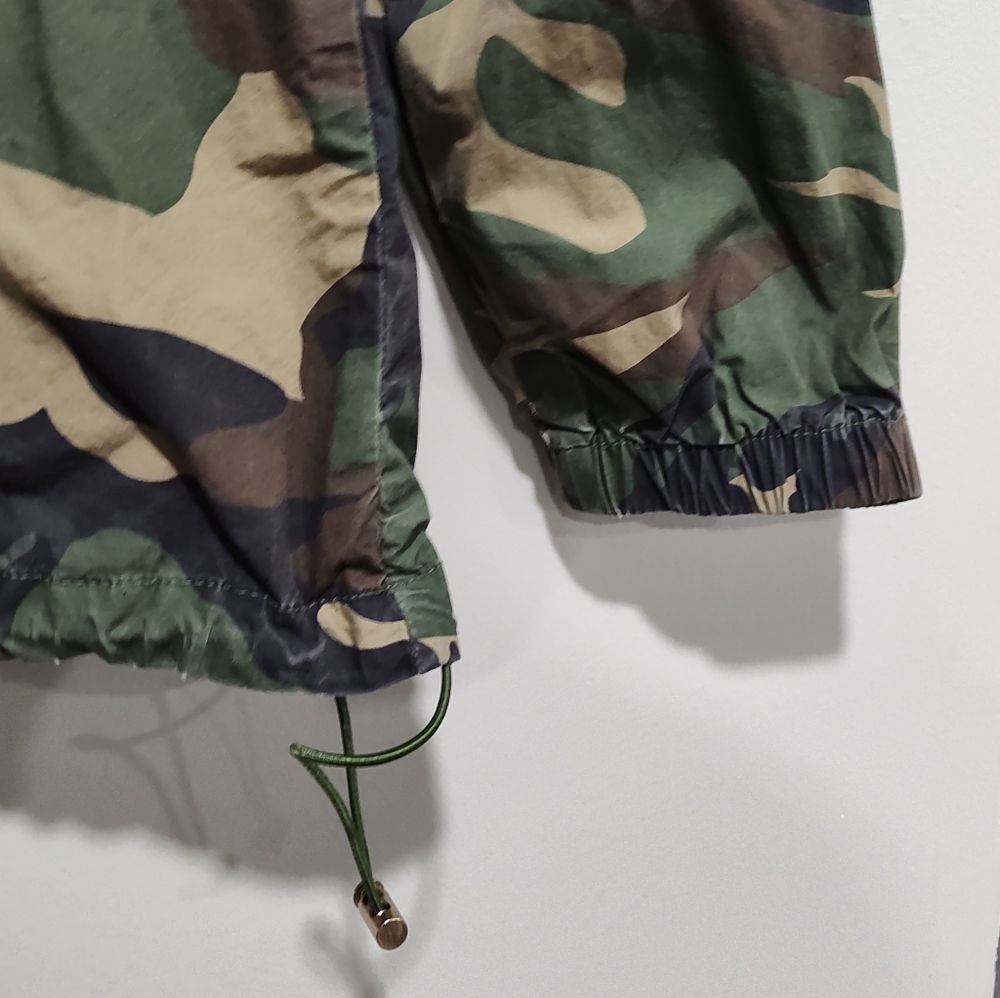 Forever 21 Women's Green Camo Utility Hooded Jacket, Full Zip, Pockets, Size 1X - Picture 2 of 9